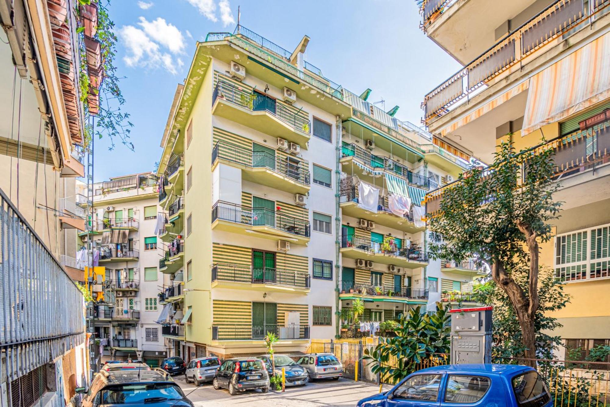 Apartment Bright Private Parking - Happy *