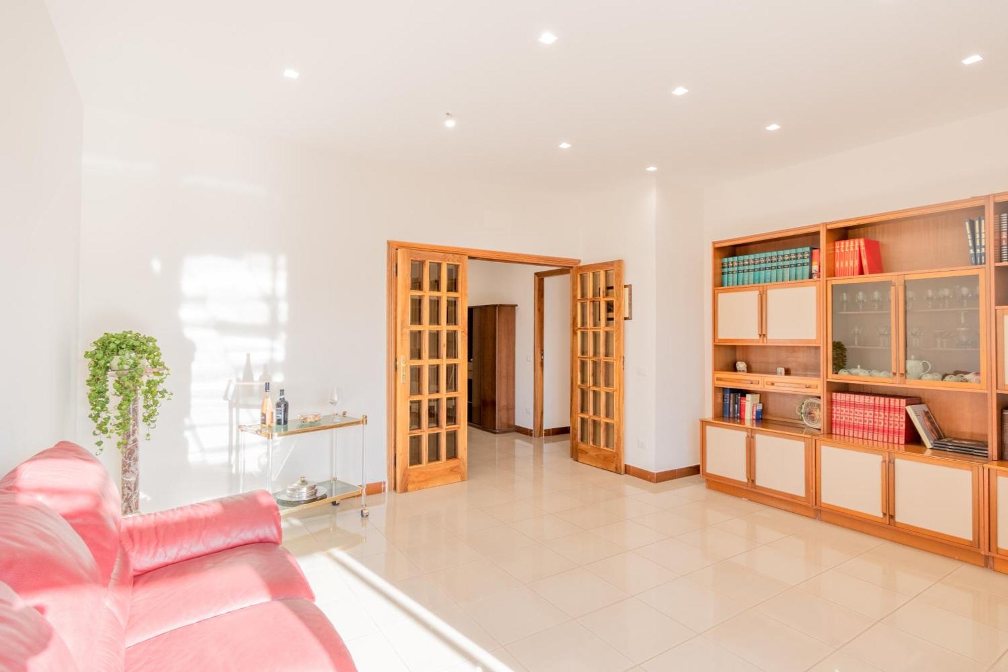 Bright Private Parking - Happy Apartment Naples