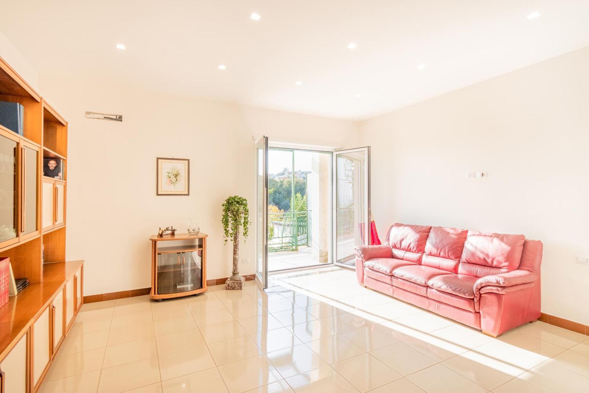 Bright Private Parking - Happy Apartment