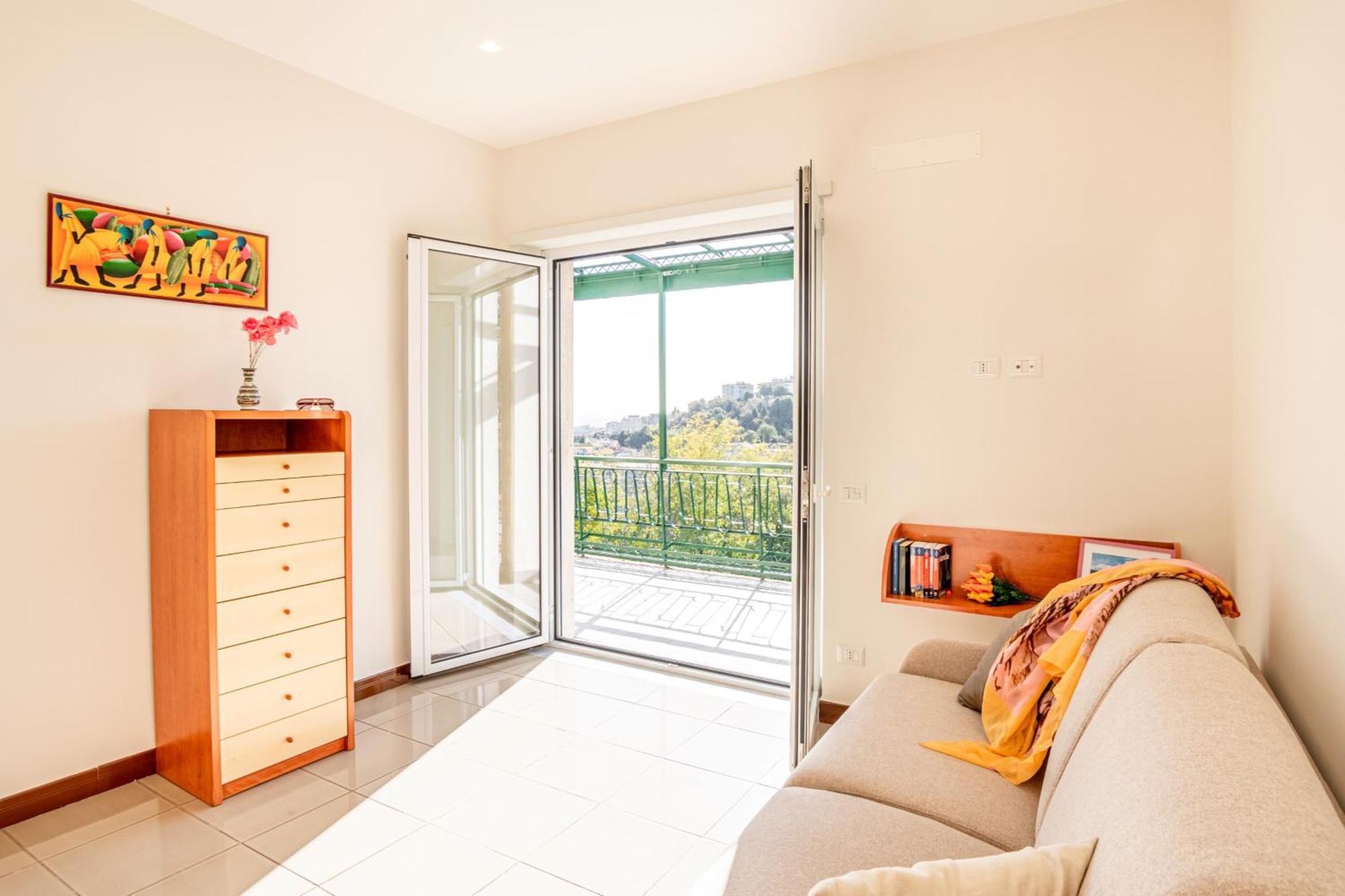 Apartment Bright Private Parking - Happy *