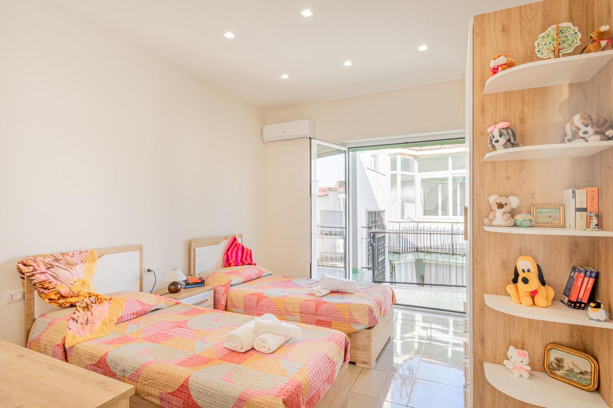 Bright Private Parking - Happy Apartment