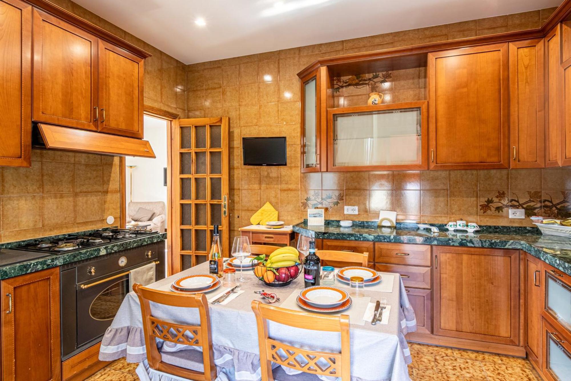 Bright Private Parking - Happy Apartment